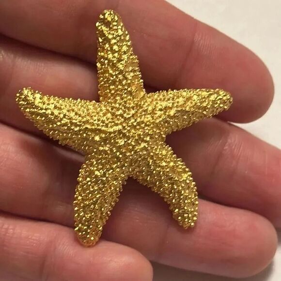 Vintage Textured Gold Toned Starfish Brooch - Picture 3 of 6
